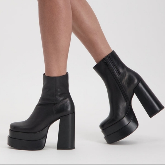 Steve Madden Cobra Black Genuine Leather Platform Boots sz 11 Goth Chunky Stack - Picture 10 of 10